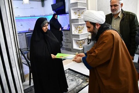 تصاویر/ دیدار امام جمعه خوی با خانواده شهدا