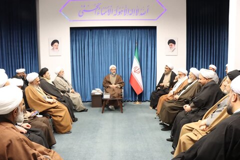 تصاویر / دیدار مدیر حوزه علمیه قزوین ،مدیران مدارس علمیه ،وکادر ،با نماینده ولی فقیه در استان قزوین