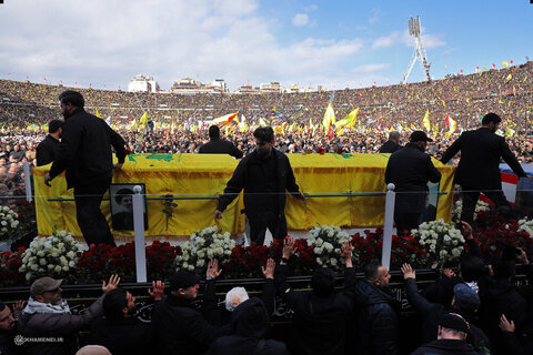 Photos/Cérémonie funéraire des grands moudjahidines, le martyr Seyyed Hassan Nasrallah et le martyr Seyyed Hashem Safiuddin