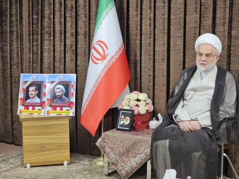 تصاویر/دیدار مدیرکل آموزش و پرورش و معاونین، مربیان پرورشی با نماینده ولی فقیه در کردستان