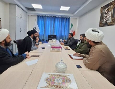 تصاویر/دیدار حجت الاسلام والمسلمین رنجبر با معاون فرهنگی اداره کل زندان استان کردستان