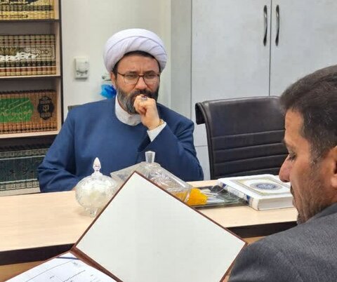 تصاویر/دیدار حجت الاسلام والمسلمین رنجبر با معاون فرهنگی اداره کل زندان استان کردستان