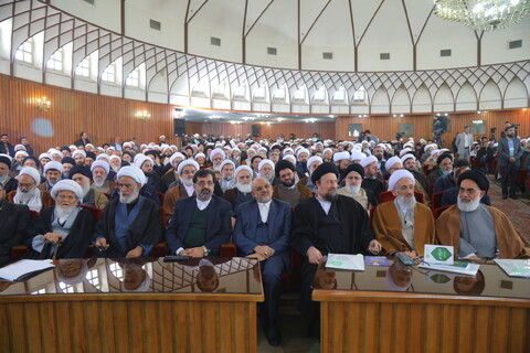 تصاویر / مراسم رونمایی از تفسیر تسنیم 80 جلدی آیت الله العظمی جوادی آملی