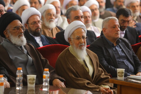 تصاویر / مراسم رونمایی از تفسیر تسنیم 80 جلدی آیت الله العظمی جوادی آملی