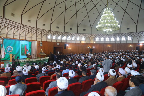 تصاویر / مراسم رونمایی از تفسیر تسنیم 80 جلدی آیت الله العظمی جوادی آملی