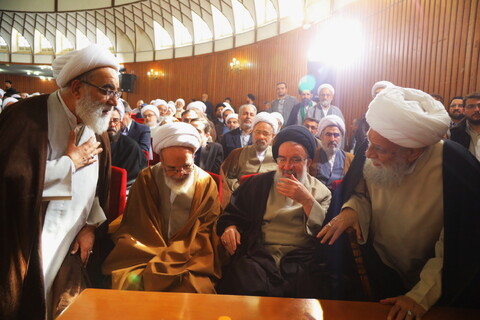 تصاویر / مراسم رونمایی از تفسیر تسنیم 80 جلدی آیت الله العظمی جوادی آملی