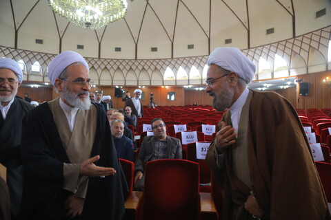 تصاویر / مراسم رونمایی از تفسیر تسنیم 80 جلدی آیت الله العظمی جوادی آملی