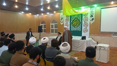 تصاویر/درس اخلاق ویژه حوزه علمیه امام صادق(ع) شهرستان آبادن برگزار شد