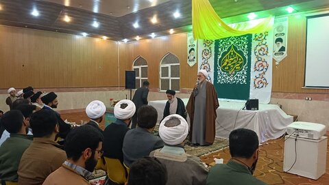 تصاویر/درس اخلاق ویژه حوزه علمیه امام صادق(ع) شهرستان آبادن برگزار شد