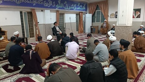 تصاویر/درس اخلاق ویژه طلاب حوزه علمیه سید الشهدا خرمشهر برگزار شد