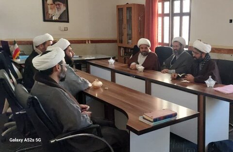 تصاویر/جلسه شورای تهذیب مدرسه علمیه امام صادق (ع) قروه