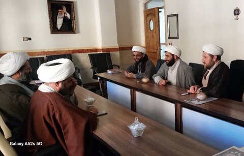 تصاویر/جلسه شورای تهذیب مدرسه علمیه امام صادق (ع) قروه