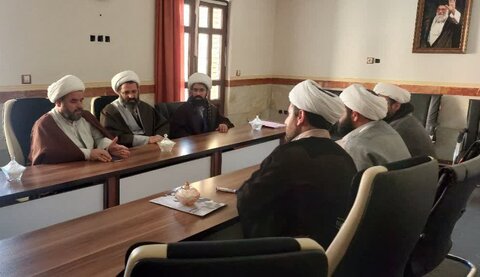تصاویر/جلسه شورای تهذیب مدرسه علمیه امام صادق (ع) قروه