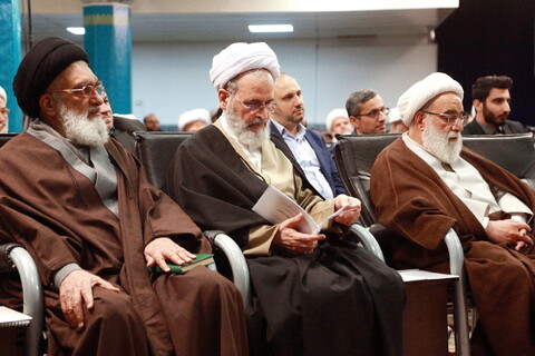 تصاویر/ آیین رونمایی از مجموعه آثار فقه بورس اوراق بهادار