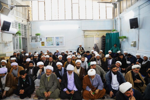 تصاویر / نشست صمیمی روحانیون و مبلغین گیلانی