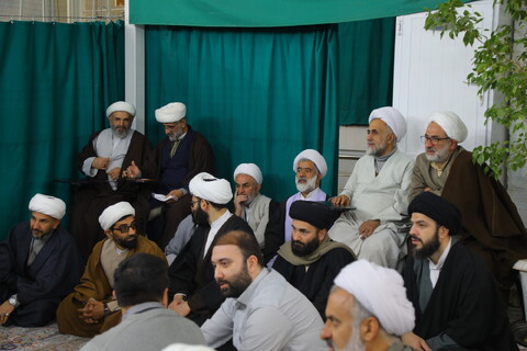 تصاویر / نشست صمیمی روحانیون و مبلغین گیلانی