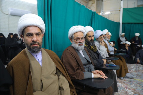 تصاویر / نشست صمیمی روحانیون و مبلغین گیلانی