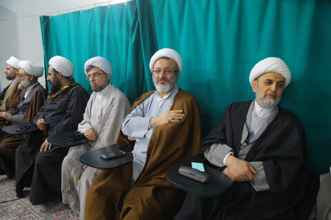 تصاویر / نشست صمیمی روحانیون و مبلغین گیلانی