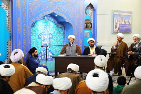 تصاویر / نشست صمیمی روحانیون و مبلغین گیلانی