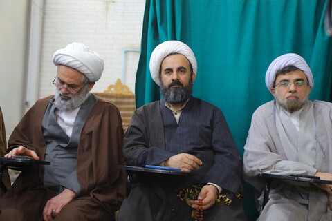 تصاویر / نشست صمیمی روحانیون و مبلغین گیلانی