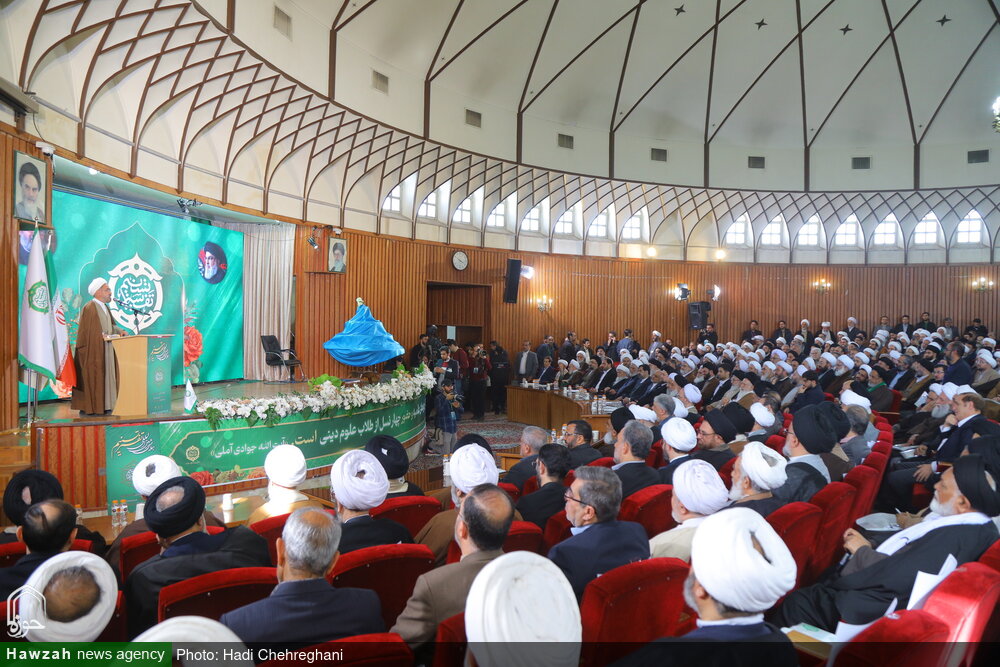 پاسداشت تلاش تفسیری ۴۰ ساله یک مرجع تقلید / محصول حوزه علمیه به بار نشست