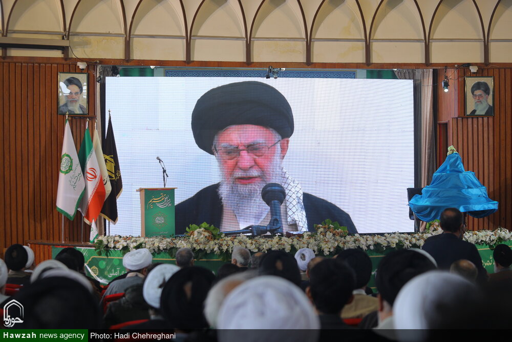 تصاویر / مراسم رونمایی از تفسیر تسنیم 80 جلدی آیت الله العظمی جوادی آملی