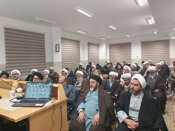 گردهمایی طلاب و فضلای مهریز برگزار شد