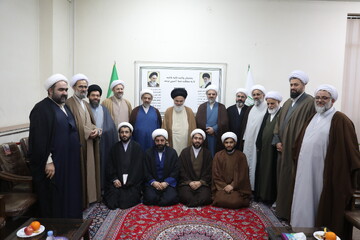 حرکت حاج شیخ عبدالکریم در زمان رضاخان یک حرکت ۱۰۰ درصد انقلابی بود