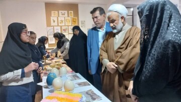 آموزش هنر باید در کنار دروس دانش آموزان علمی قرار گیرد