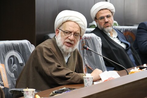 تصاویر| نشست مراکز حوزوی اصفهان با آیت الله اراکی