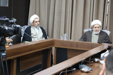 تصاویر| نشست مراکز حوزوی اصفهان با آیت الله اراکی