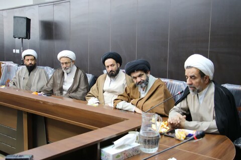 تصاویر| نشست مراکز حوزوی اصفهان با آیت الله اراکی