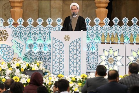 تصاویر / آئین اختتامیه دومین جشنواره تلاوت‌های تقلیدی کشور با حضور نماینده ولی فقیه در استان قزوین