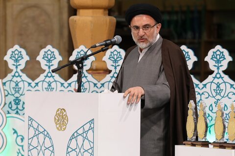 تصاویر / آئین اختتامیه دومین جشنواره تلاوت‌های تقلیدی کشور با حضور نماینده ولی فقیه در استان قزوین