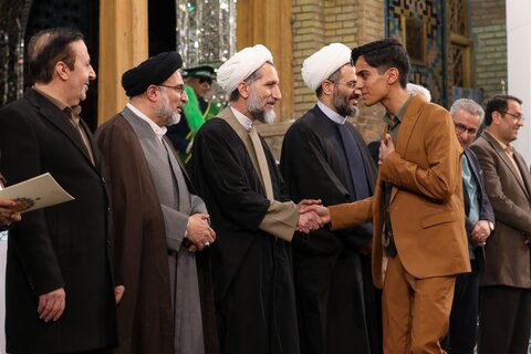 تصاویر / آئین اختتامیه دومین جشنواره تلاوت‌های تقلیدی کشور با حضور نماینده ولی فقیه در استان قزوین