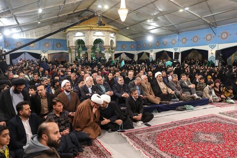 تصاویر / آئین اختتامیه دومین جشنواره تلاوت‌های تقلیدی کشور با حضور نماینده ولی فقیه در استان قزوین