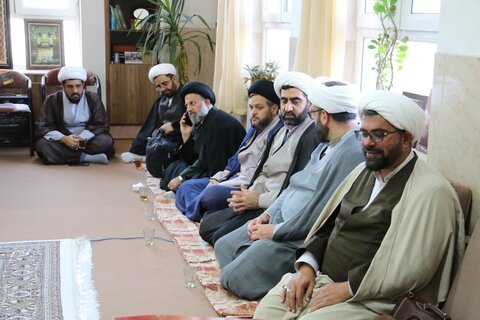 تصاویر| سفر مدیران مدارس علمیه اصفهان به قم و دیدار با علما