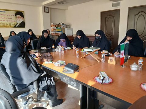 تصاویر/ برگزاری دوره تدبر در قرآن با موضوع الگوهای قرآنی در شهرستان کامیاران