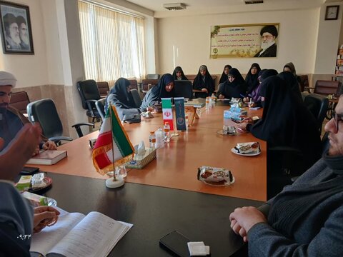 تصاویر/ برگزاری دوره تدبر در قرآن با موضوع الگوهای قرآنی در شهرستان کامیاران