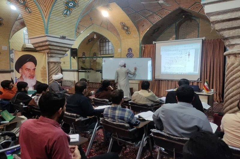 برگزاری دوره تخصصی قرآن با محوریت تربیت مدرس در حوزه علمیه کرمانشاه+عکس