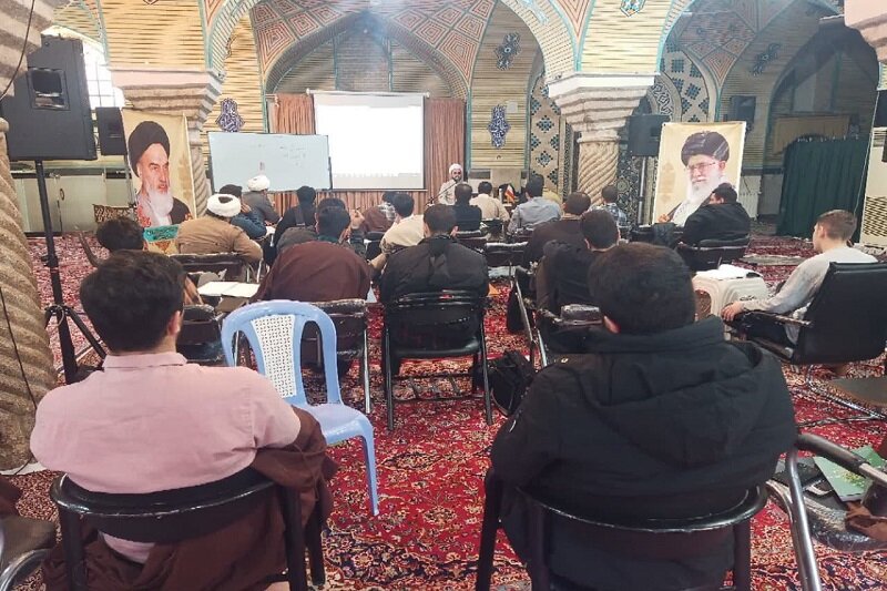 برگزاری دوره تخصصی قرآن با محوریت تربیت مدرس در حوزه علمیه کرمانشاه+عکس