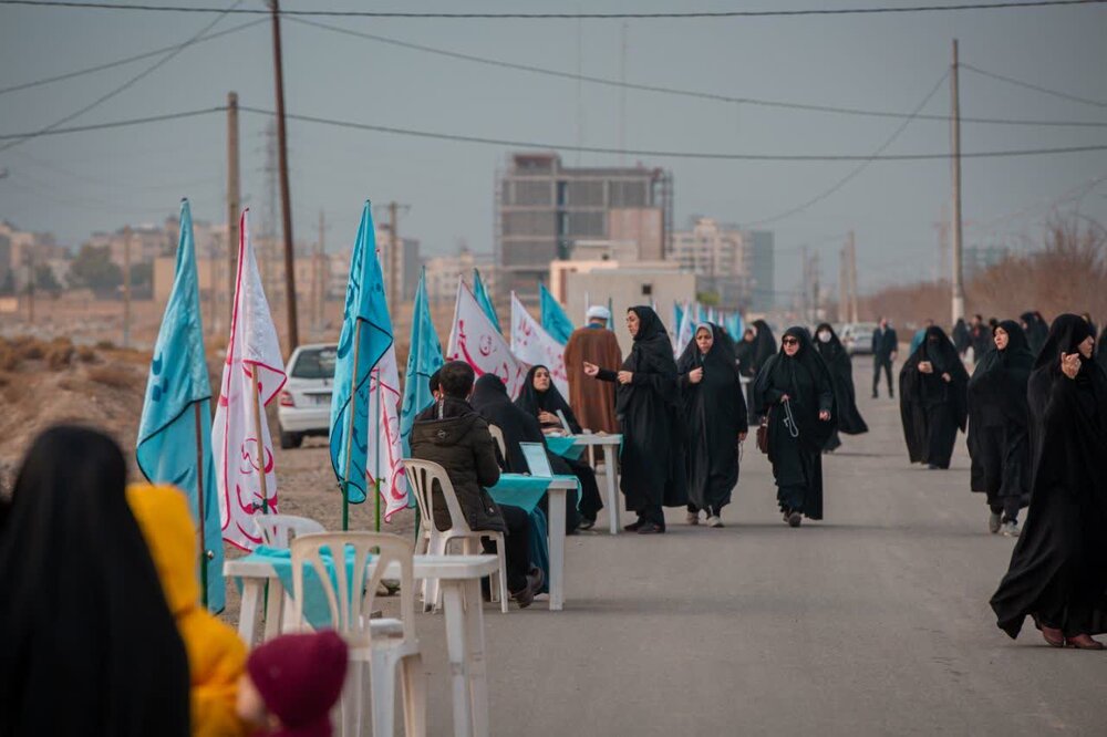 اینجا مرکز عالمین است، فارغ از هر ملیت