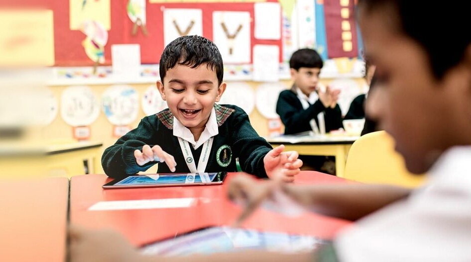 جدید دور میں نئی نسل کے تربیتی چیلنجز / بچوں کو سائبر اسپیس کے نقصانات سے کیسے محفوظ رکھیں؟