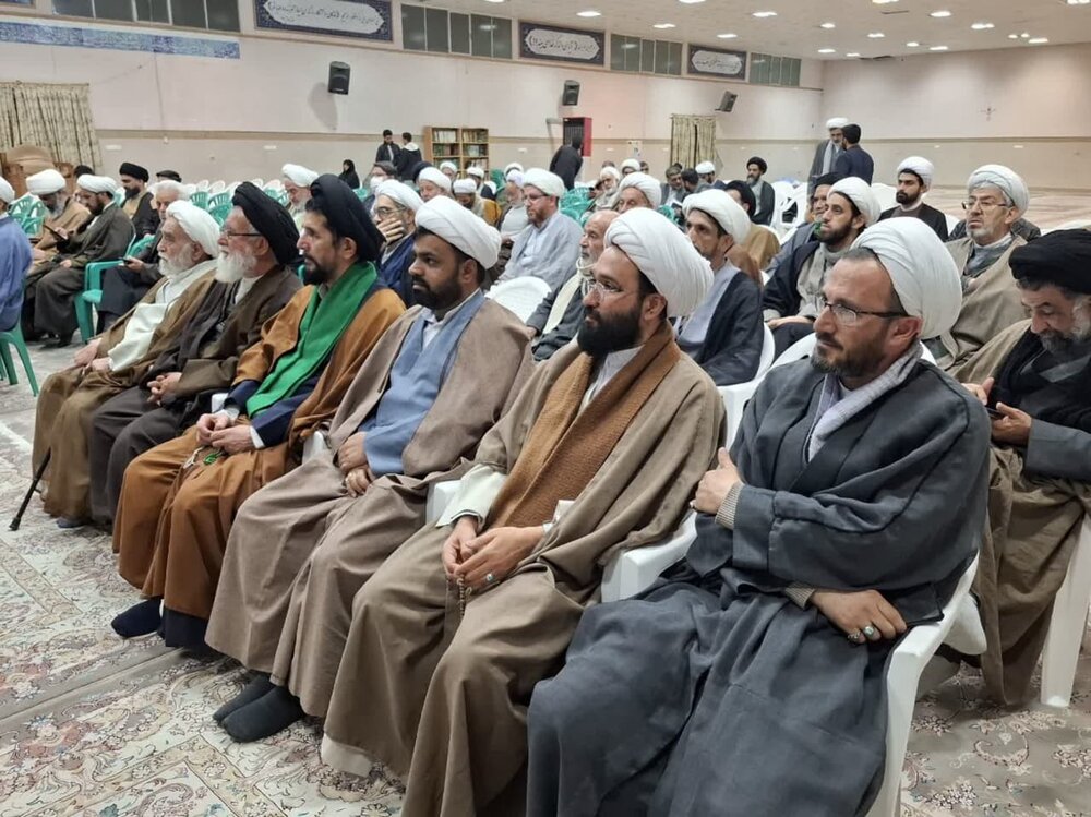 ائمه جماعات مساجد پاسخ شبهات جوانان را بدهند