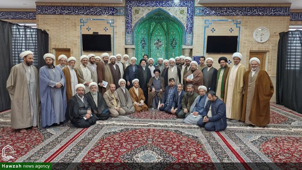 مدیران مدارس علمیه استان اصفهان با علمای شهر قم دیدار کردند