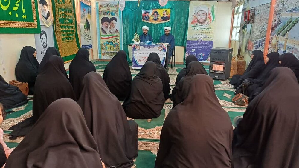 دشمنان اسلام از ابزارهای رسانه‌ای و تبلیغاتی برای تضعیف ایمان مردم استفاده می‌کنند