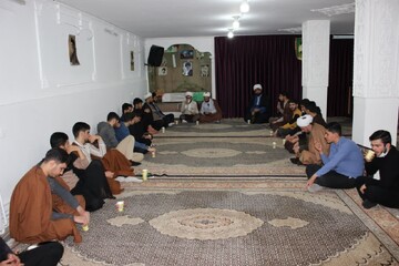 تصاویر/ جلسه دورهمی مدیریت و کادر  مدرسه علمیه بیجار با طلاب