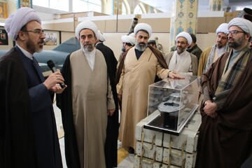 تصاویر/ بازدید مسئولان و مدیران مدارس علمیه اصفهان از موزه دین و زندگی مسجد جمکران