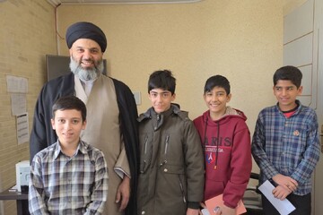 بازدید مدیر حوزه علمیه استان یزد از دبیرستان علوم و معارف اسلامی سعادت