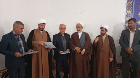 تصاویر/ تجلیل از هیات امنای فعال مساجد روستاهای تنگ ارم دشتستان